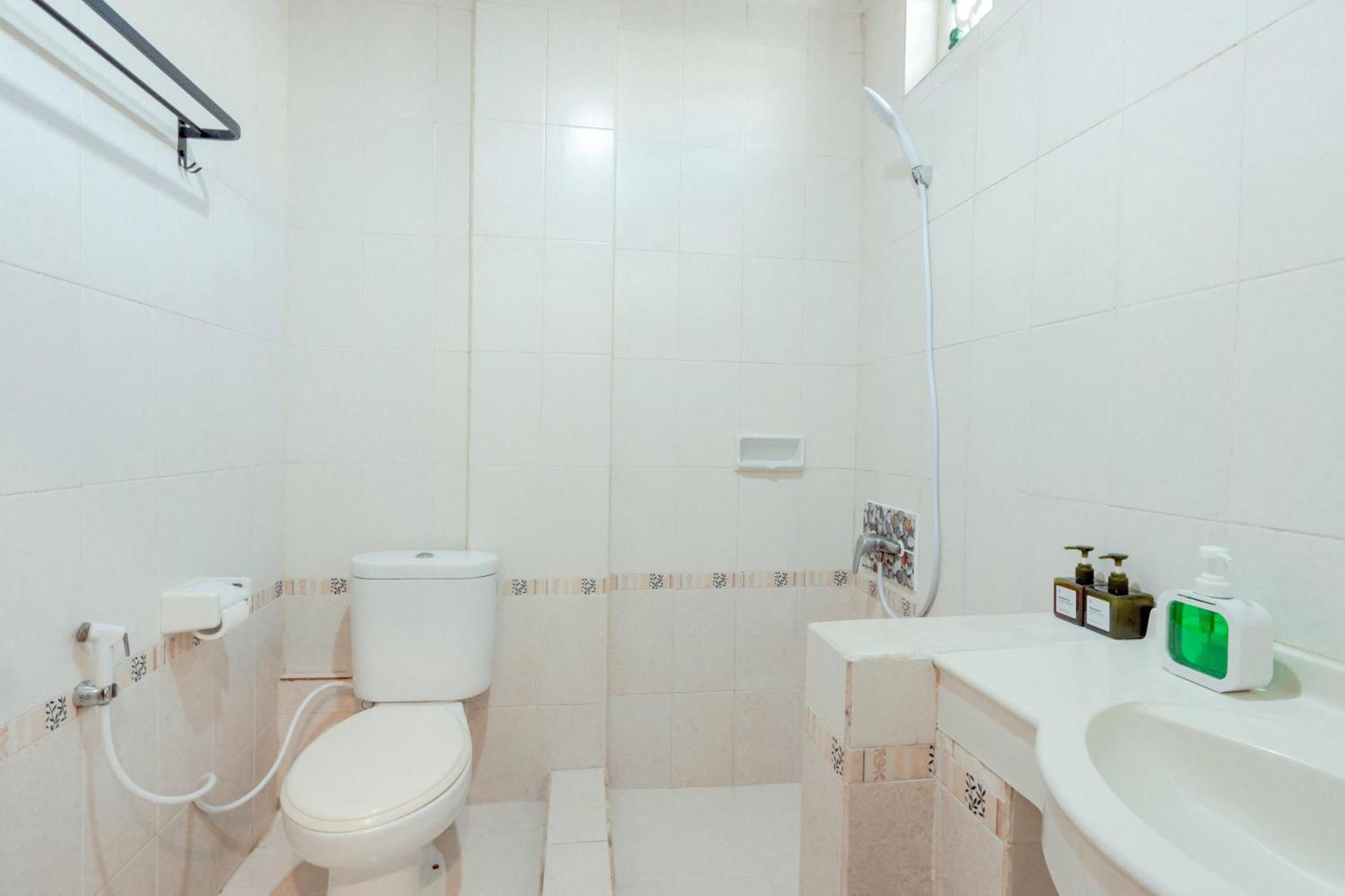 Urbanview Hotel Rasa Sayang Inn Tanjung Benoa Bali Kuta Selatan Екстер'єр фото